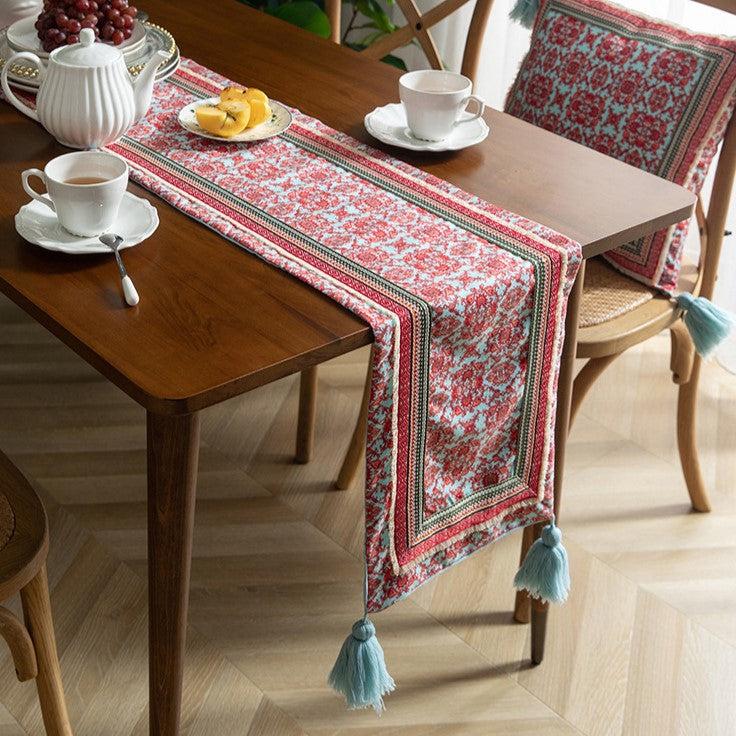 Lily Table Runner