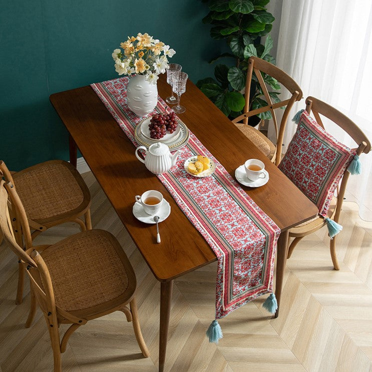Lily Table Runner