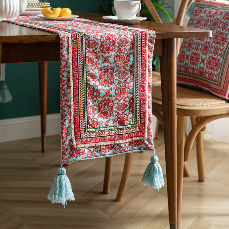 Lily Table Runner