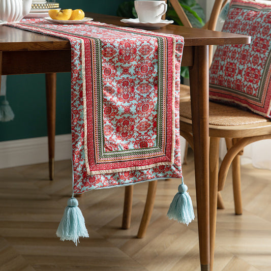 Lily Table Runner